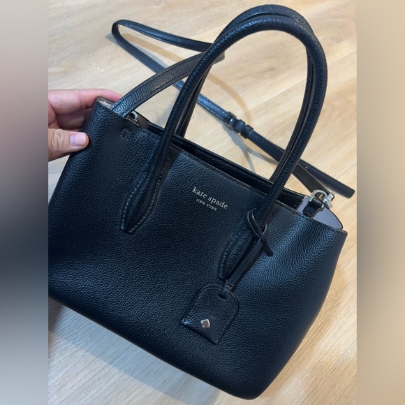 Elegant Black Leather Handbag - Picture 1 of 7